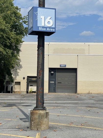 Lakeforest Mall Parking